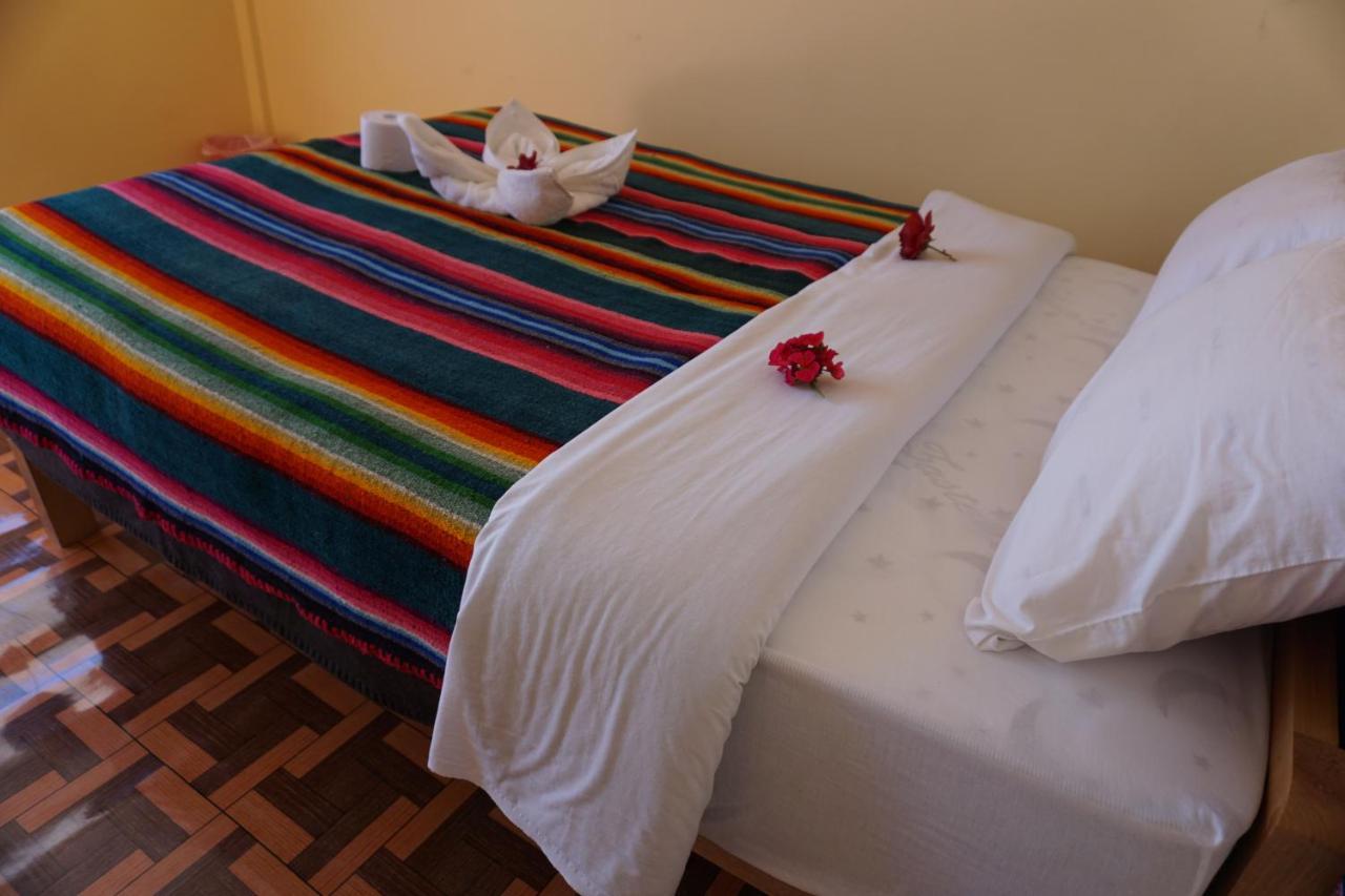 Tikawasi Homestay Comunidad Pueblo Isla Amantani José Luis Ocosuyo Exterior foto